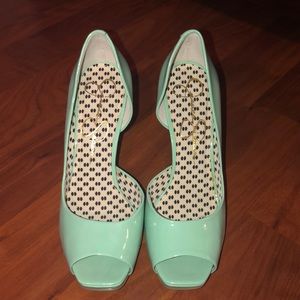 Jessica Simpson turquoise pump